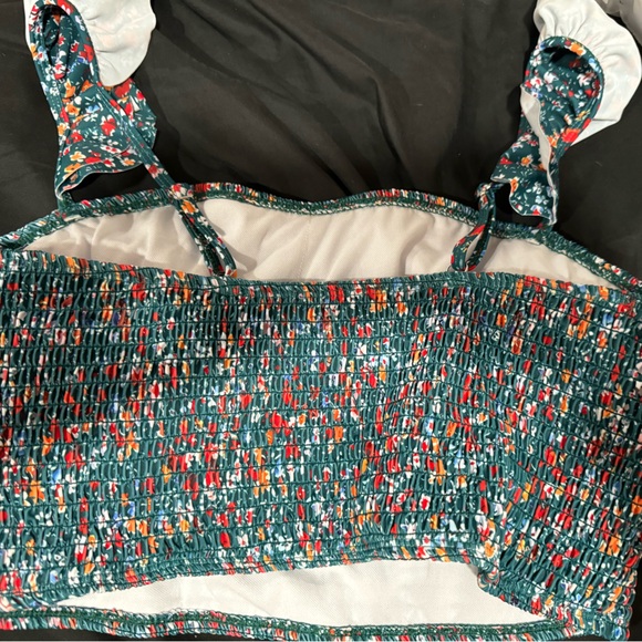 Unused XL bathing suit - Picture 2 of 4